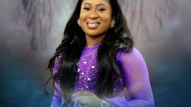 Joyce Aboagye – Honhom Kronkron (Holy Spirit)
